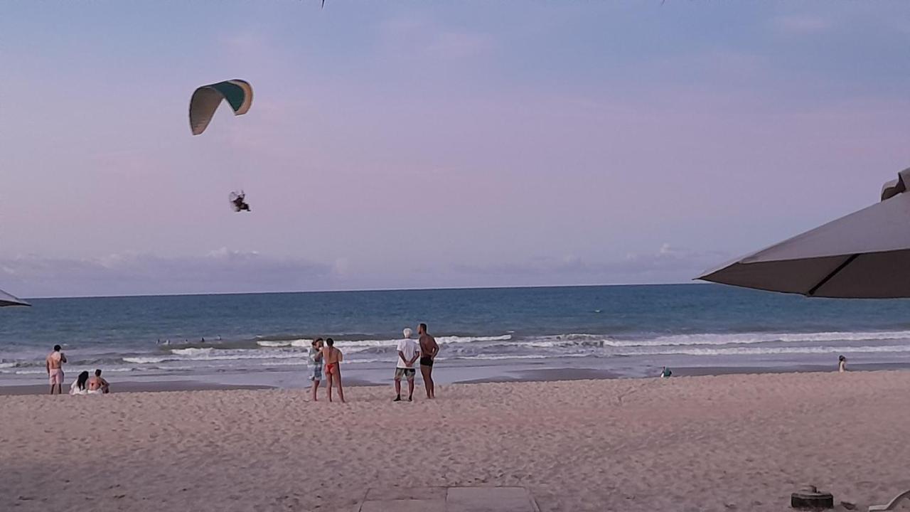 Paraiso Das Dunas - Apartamento A Beira Mar Com Jacuzzi - Proximo Ao Beach Park Акуираз Екстериор снимка